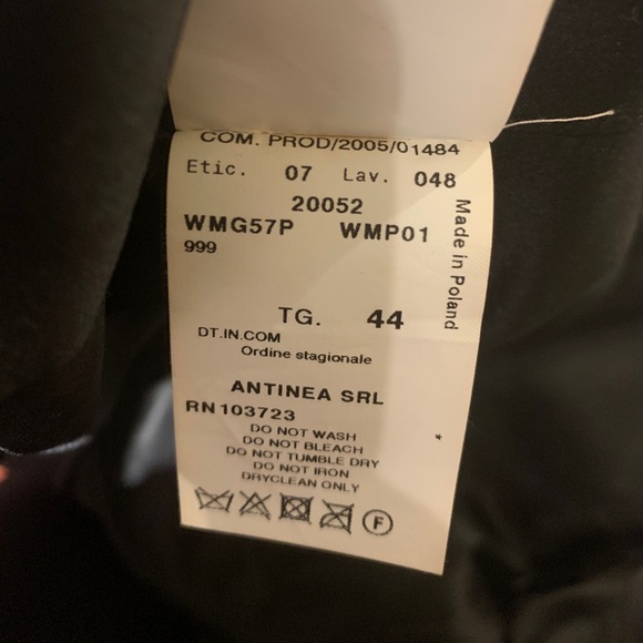 ARMANI COLLEZIONI leather jacket. Size 8. - Picture 5 of 7